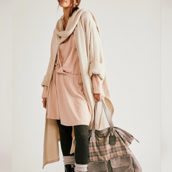 Free People FP Beach Santa Maria Mini Wrap Knit Dress Twist Dolman XL Sand NICE - Picture 2 of 12